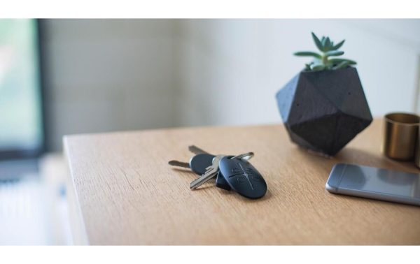 KIT DE AJAX CONTIENT (HUB DETECTEUR ILS SIRENE TELECOMMANDE)